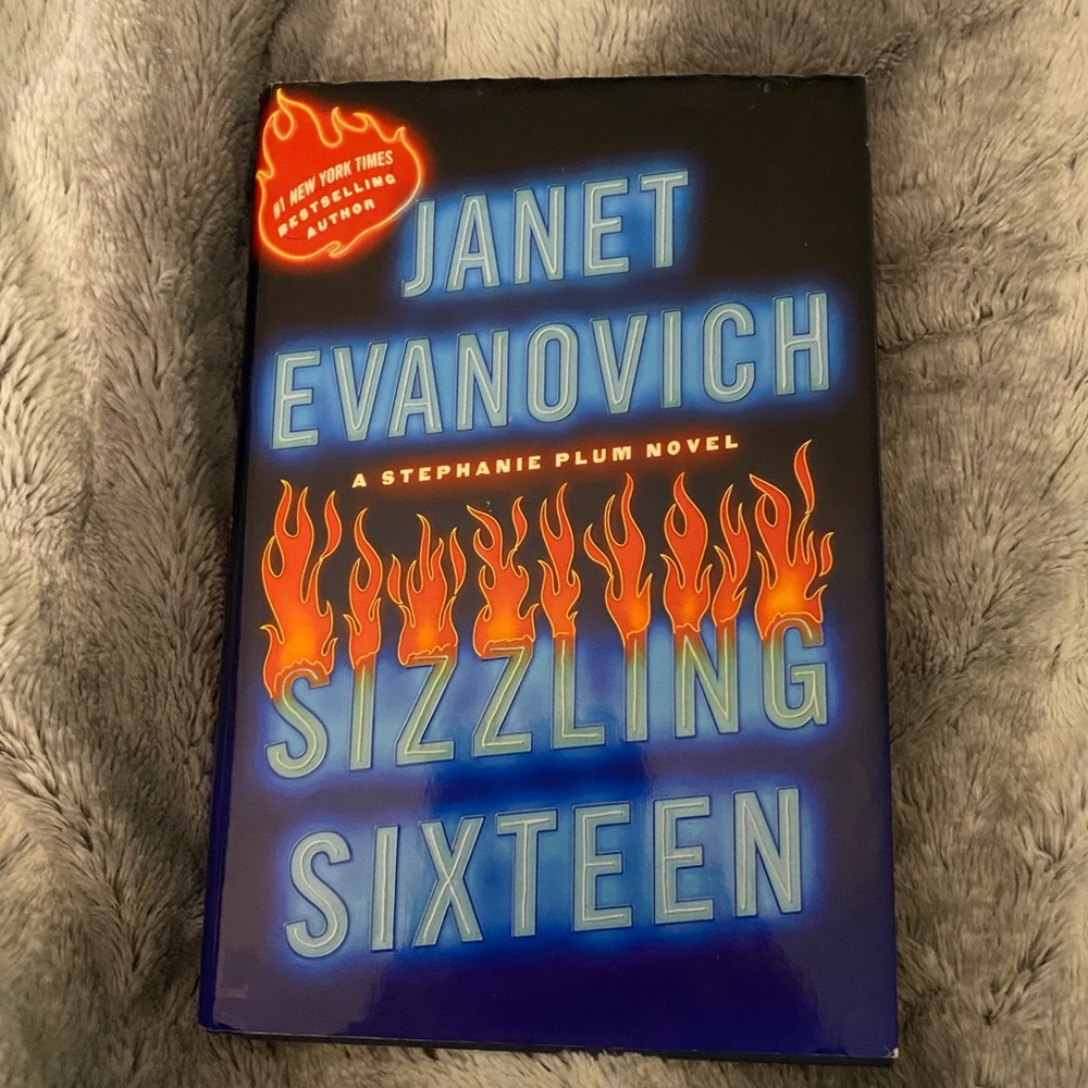 3/$15 Sizzling Sixteen By Janet Evanovich